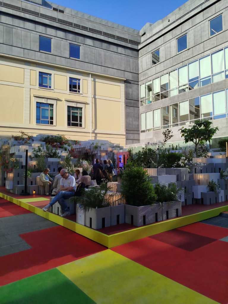 Installazione La città delle idee via Solferino 28