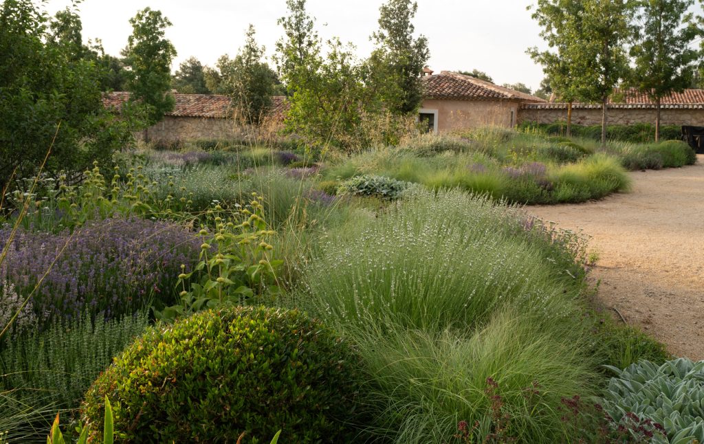 giardino spagnolo progettato da Fernando Martos 