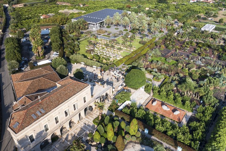 Veduta dall'alto del parco Radicepura a Giarre